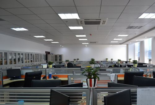 馮氏智能取得與機(jī)器人適配的鈑金焊接裝置專利 解決人工焊接非標(biāo)準(zhǔn)鈑金效率低問題:鈑金