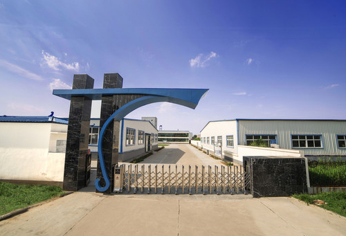 中車大連機(jī)車取得設(shè)有頂出裝置鈑金壓槽彎曲模具專利 避免壓塊對鈑金取出造成遮擋:鈑金